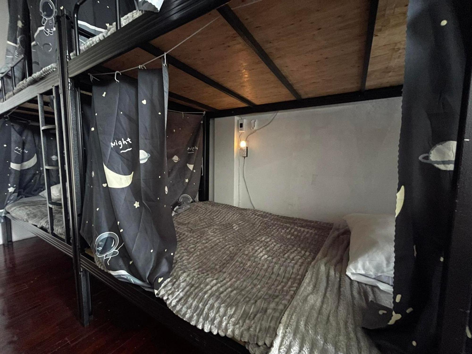 Happy Hope Hostel Bangkok Exterior photo